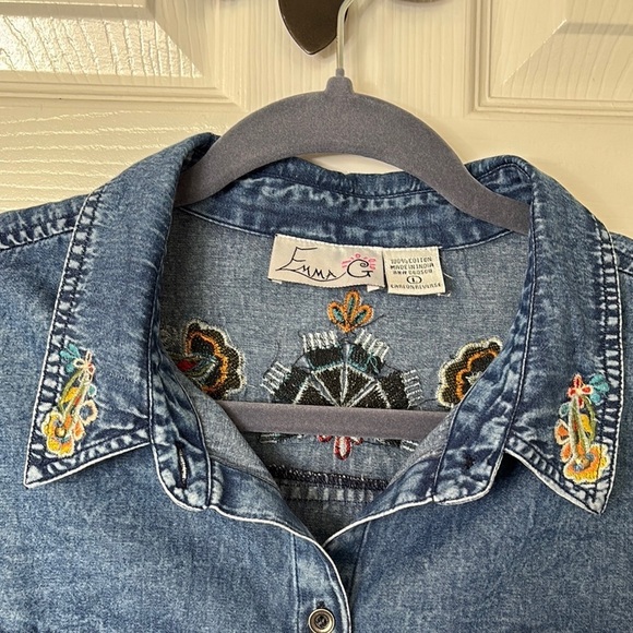 Emma G Embroidered Denim Button-Up Shirt with Skirttail Back Hemline Size Lg - Picture 2 of 9